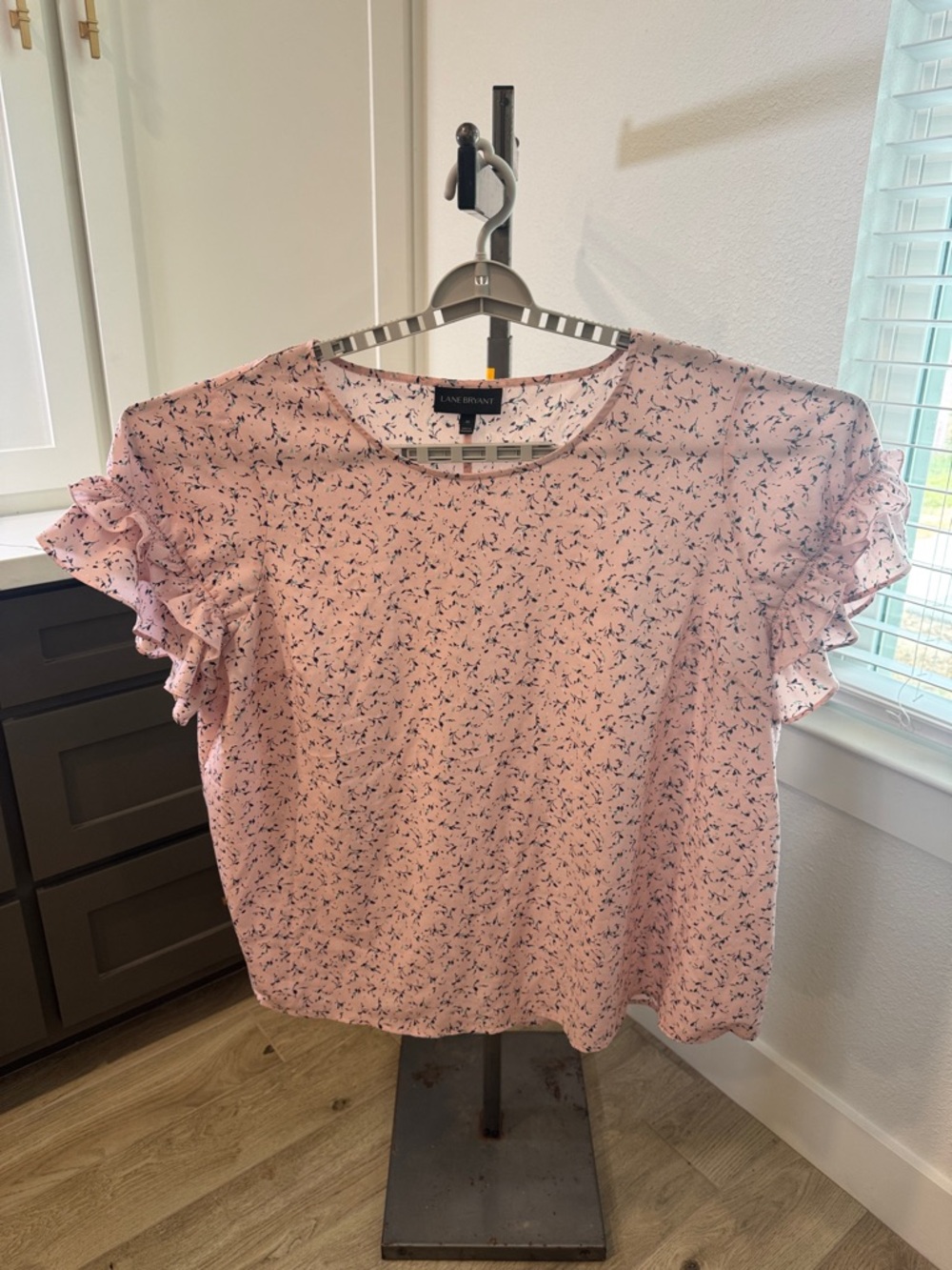 Lane Bryant Pink Floral Ruffle-Sleeve Lightweight Blouse Size 20